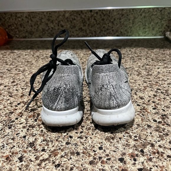 NIKE Free Run Sneakers - Picture 3 of 7